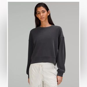 LULULEMON Oversized Cropped Crewneck sweatshirt in charcoal